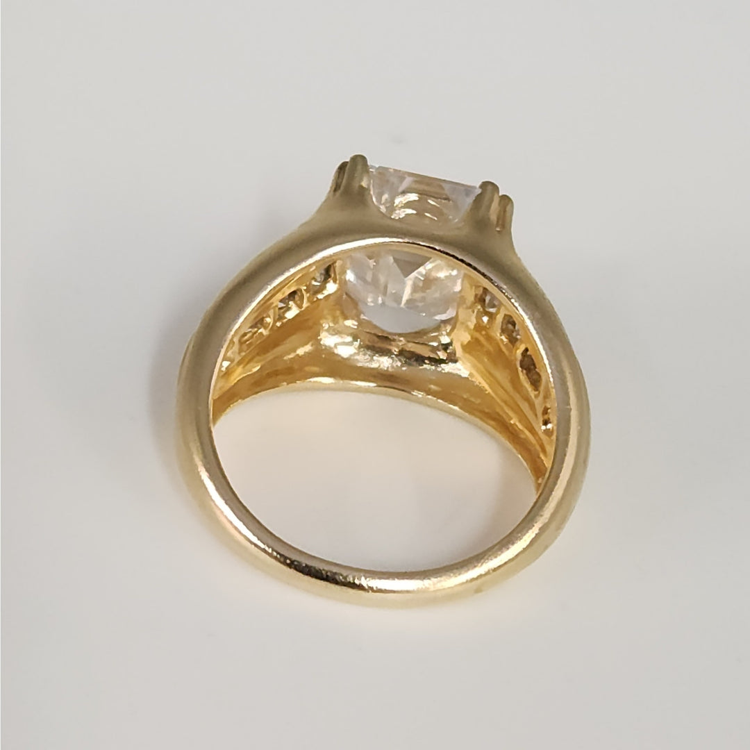 14k Yellow Gold Emerald-Cut CZ Ring Size 6