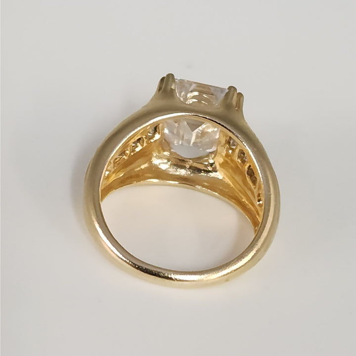 14k Yellow Gold Emerald-Cut CZ Ring Size 6