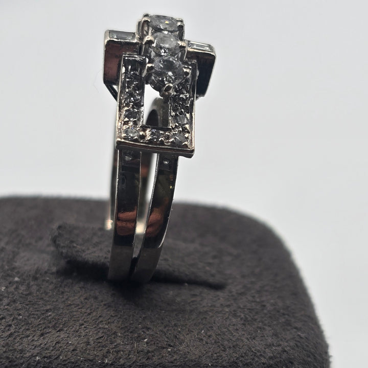 9K White Gold Multi-Diamond Ring Round & Baguette Diamonds Size 5.5