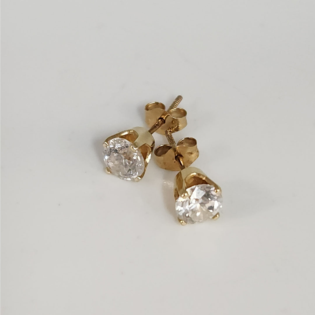 14k Yellow Gold Round Diamond Stud Earrings 1CTW (0.5 CT Each) Solitaire