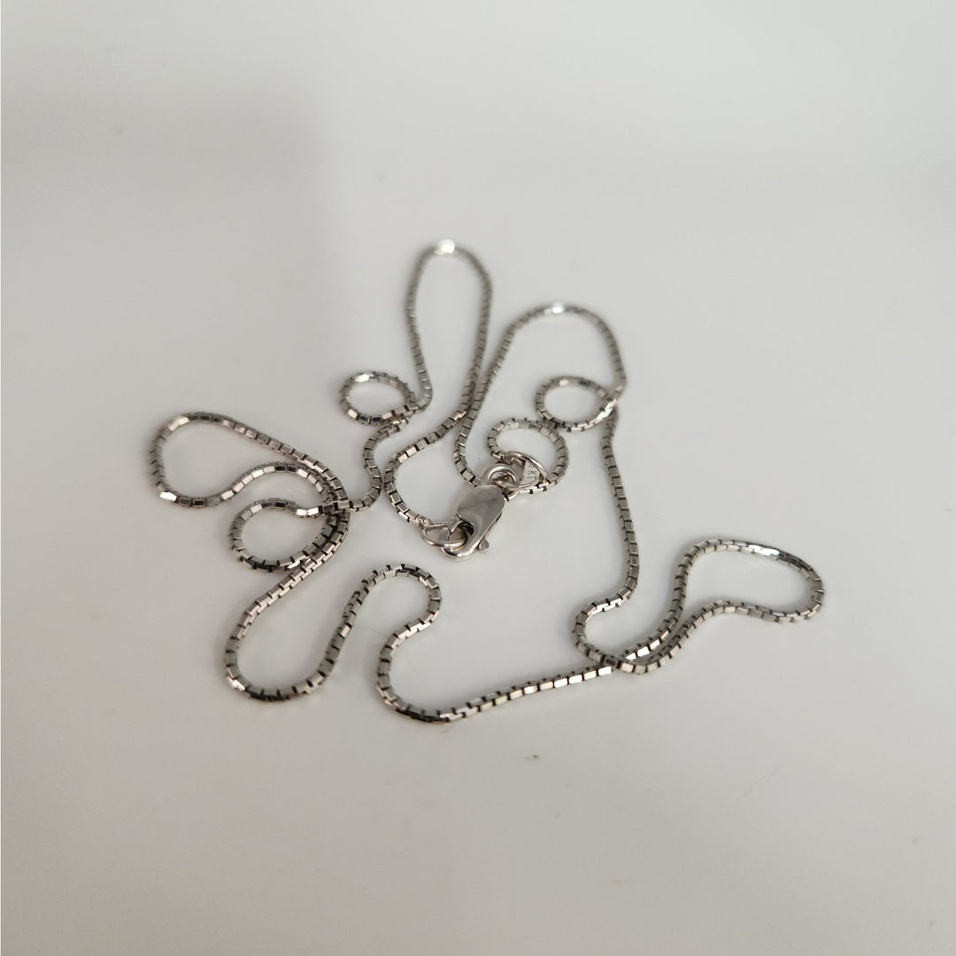 18k White Gold Box Chain Necklace 18"