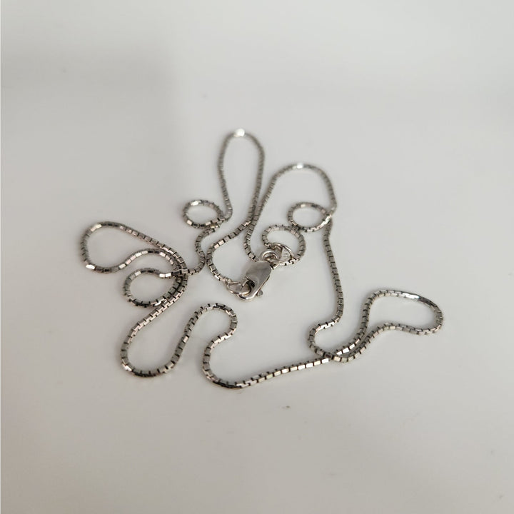 18k White Gold Box Chain Necklace 18"