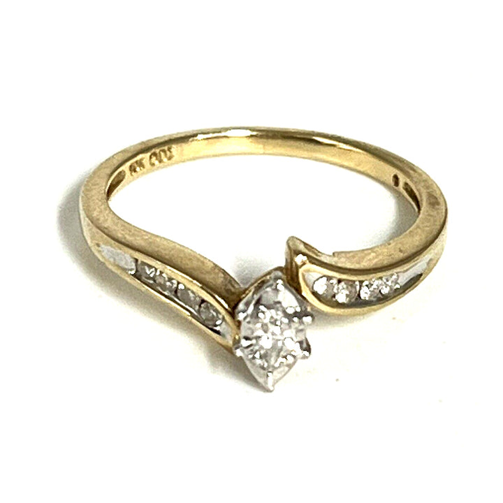 10k Yellow Gold Diamond Ring 2.3g, Size 7