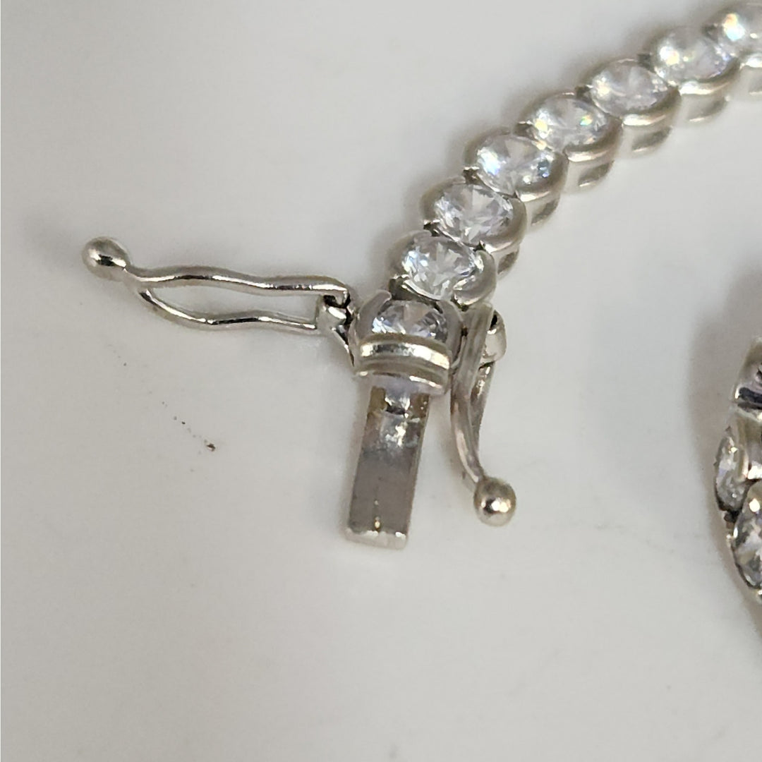 Stunning 14k White Gold Cubic Zirconia Stones Tennis bracelet 7"