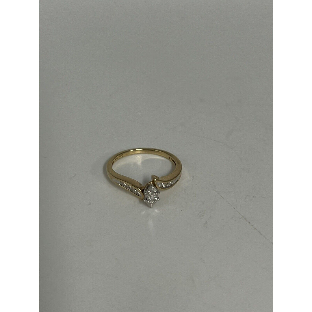 10k Yellow Gold Diamond Ring 2.3g, Size 7