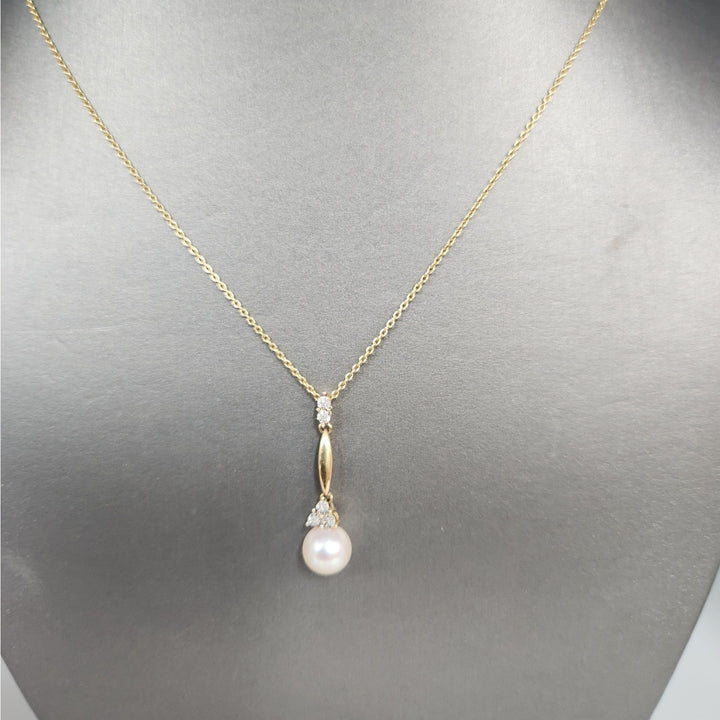 10k Gold Diamond & Pearl Pendant Necklace Elegant Drop Design