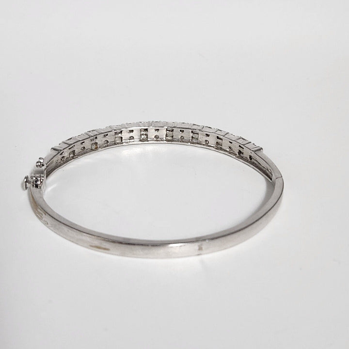 Beautiful 14k White Gold 2.04ct Diamonds Bangle Bracelet