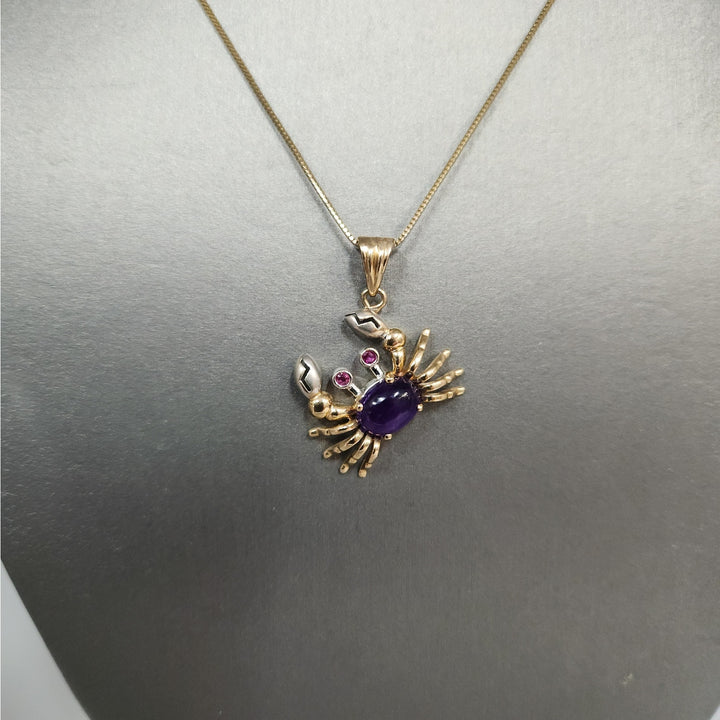 10K Yellow Gold Crab Pendant with purple Cabochon Pink Stone Accents with necklace 18"