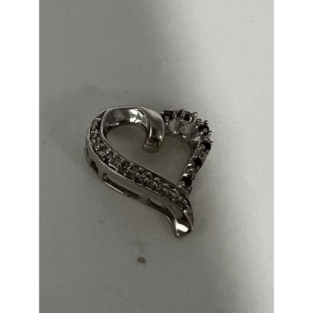 10k White Gold Heart Pendant