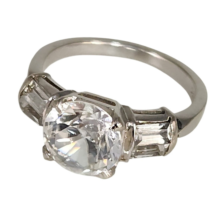 14k White Gold Round Reflex Stone with Baguette Accents size 5.5