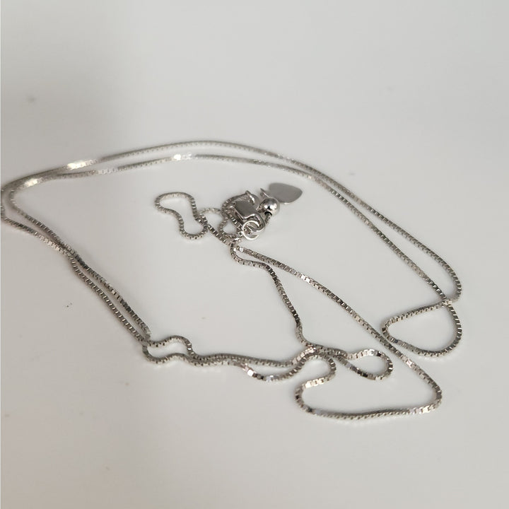 10k White Gold 0.8mm Adjustable Box Chain 22"