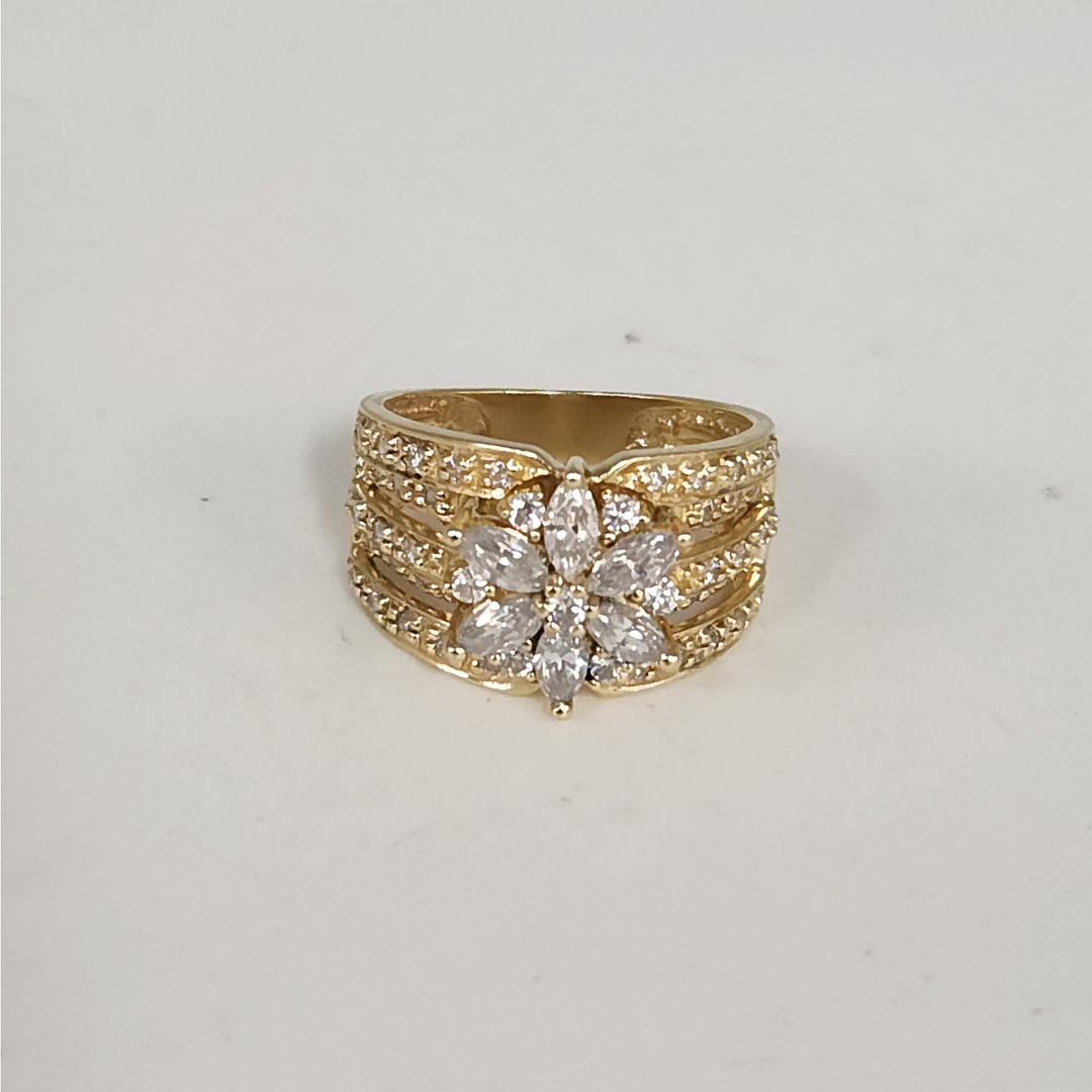14k Yellow Gold CZ Floral Cluster Ring Size 6