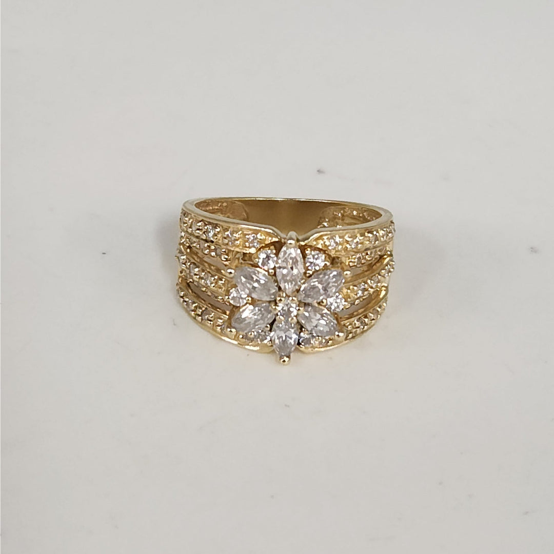 14k Yellow Gold CZ Floral Cluster Ring Size 6