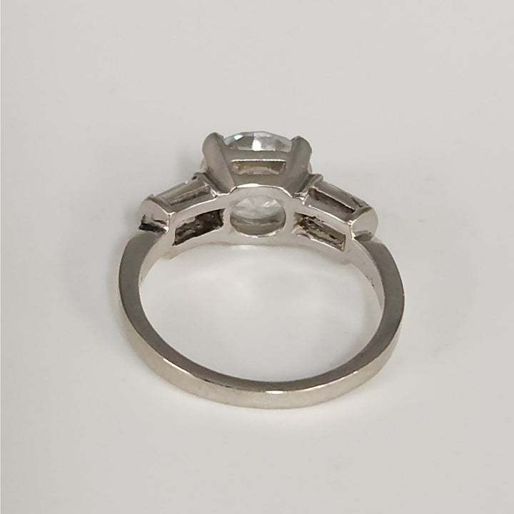 14k White Gold Round Reflex Stone with Baguette Accents size 5.5