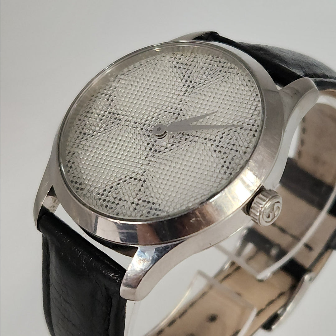 38mm Gucci GG 126.4 Quartz Hologram Watch