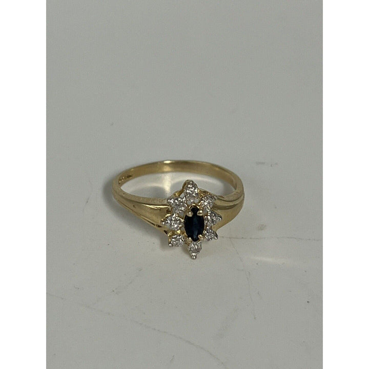 Beautiful 10k Yellow Gold Sapphire Diamond Ring