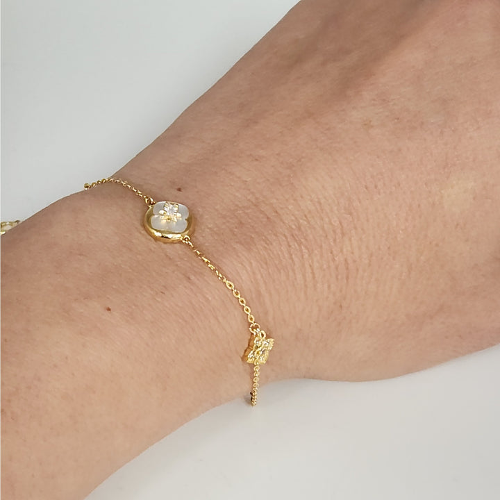 Princess 925 Sterling Silver Gold -Tone mother of Pearl Flower bracelet 7.5"