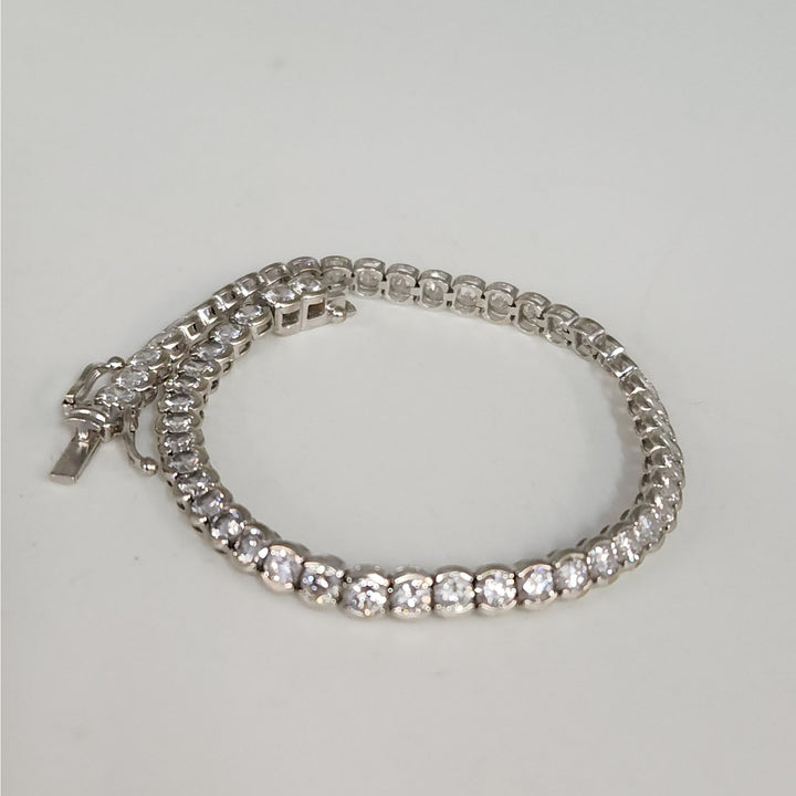 Stunning 14k White Gold Cubic Zirconia Stones Tennis bracelet 7"