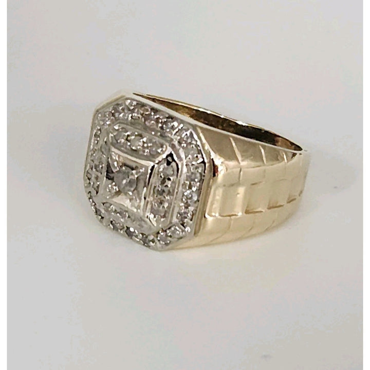 10k Yellow Gold Diamond Ring Size 8.5