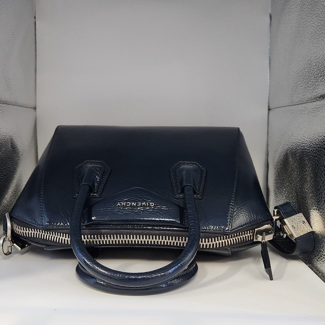 Givenchy Antigona Hand And Shoulder Bag Patent small Blue