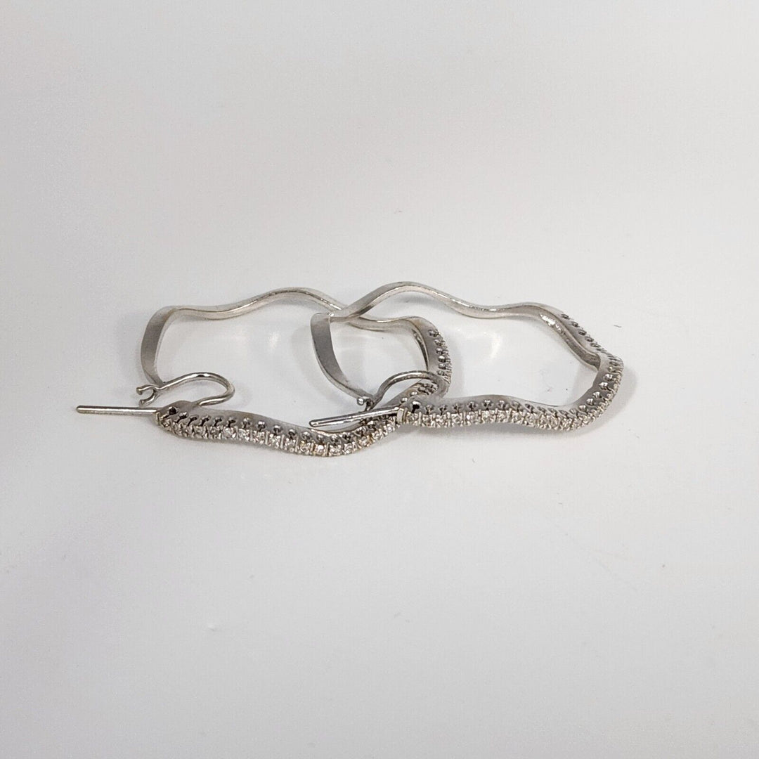 Elegant Wavy 18k White Gold Diamonds Hoop Earrings