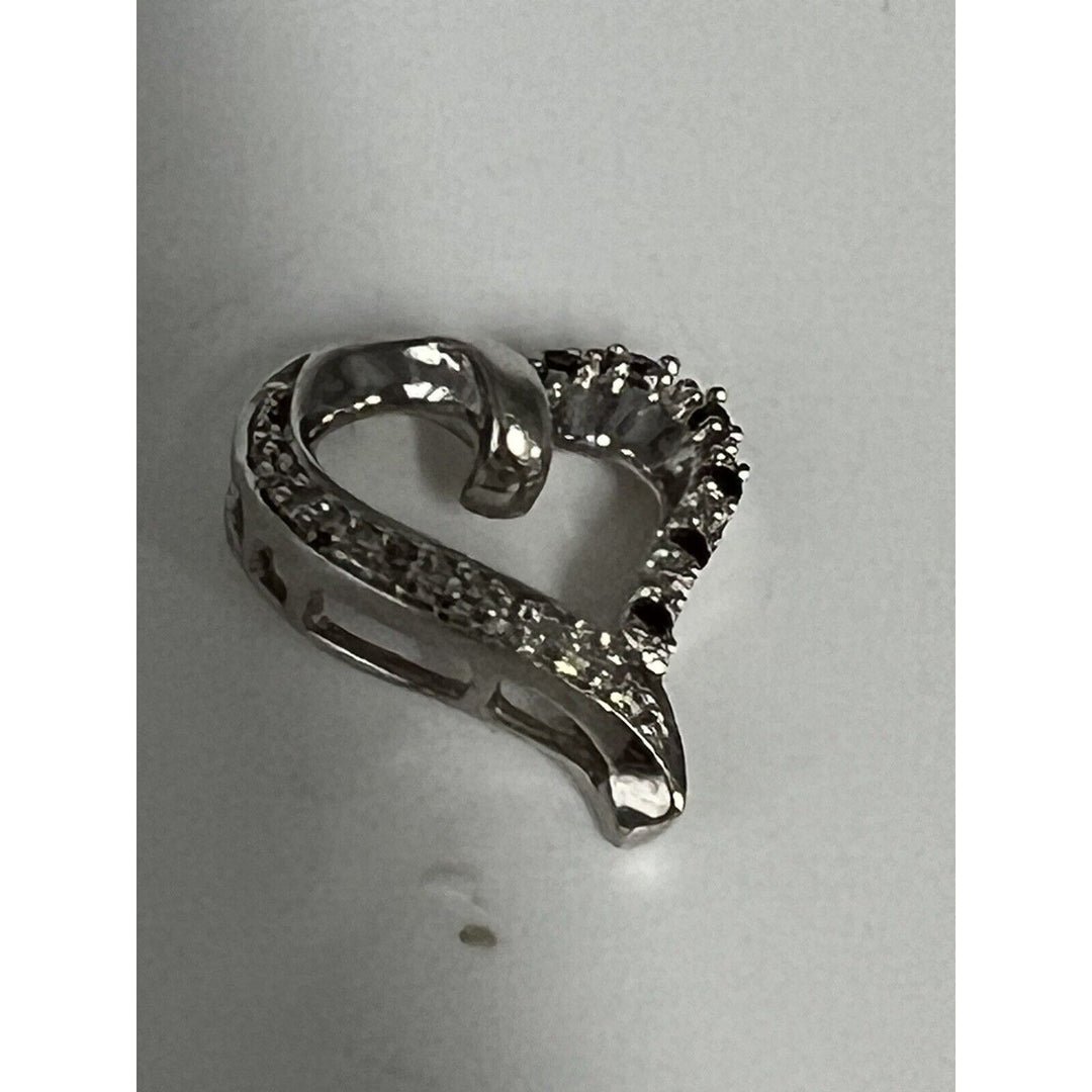 10k White Gold Heart Pendant