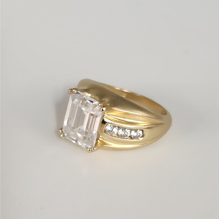 14k Yellow Gold Emerald-Cut CZ Ring Size 6