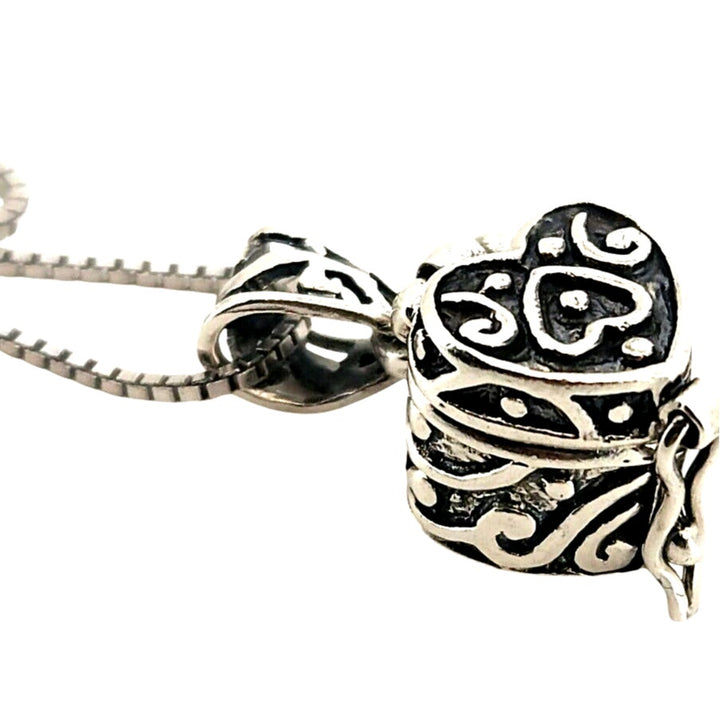 Beautiful 925 sterling silver Heart Lock It pendant necklace 21"