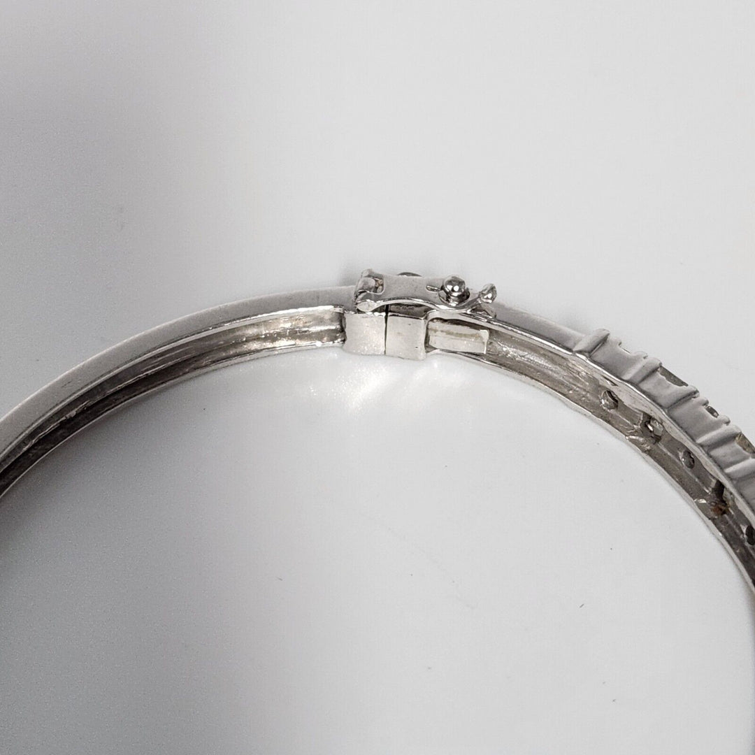 Beautiful 14k White Gold 2.04ct Diamonds Bangle Bracelet