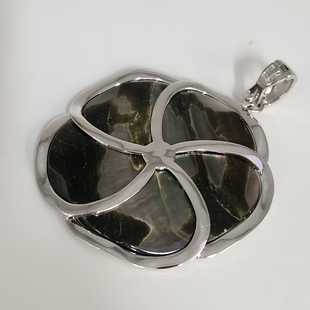 Reversible 925 Silver Pendant With Craved Mother Of Pearl Rose And Petal Design