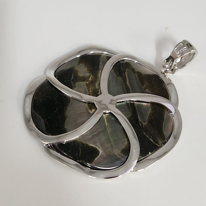 Reversible 925 Silver Pendant With Craved Mother Of Pearl Rose And Petal Design