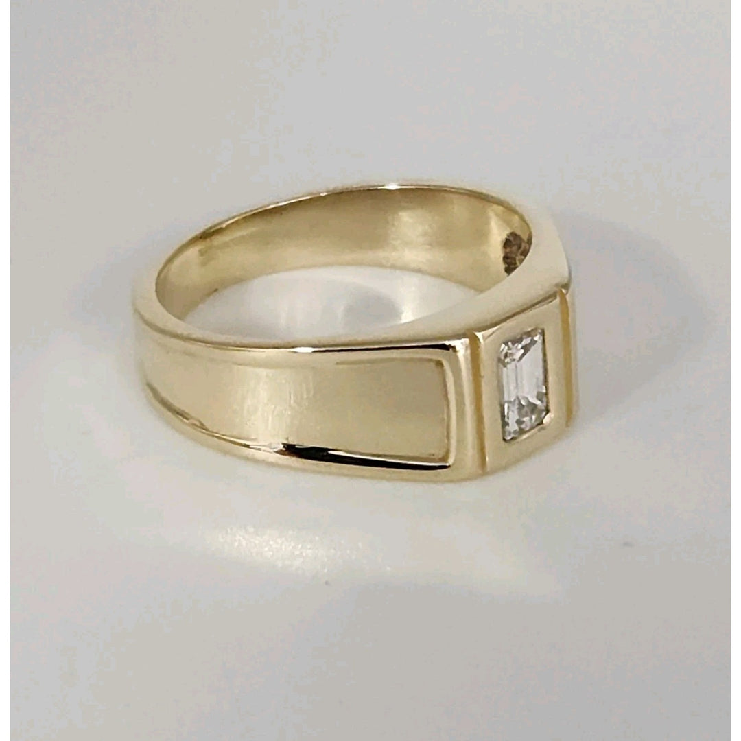 10k Yellow Gold Bold Ring with baguette Diamond Stone Size 8