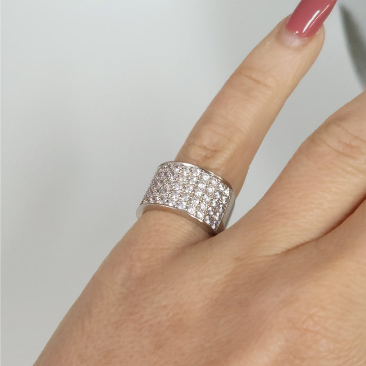 14k White gold wide band cubic zirconia stones Ring Size 6