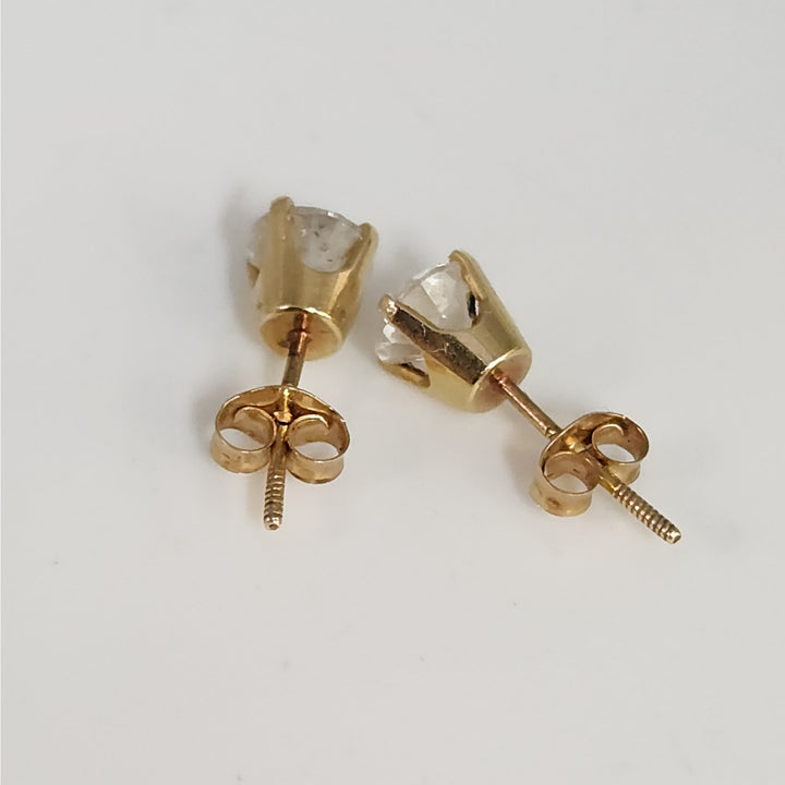 14k Yellow Gold Round Diamond Stud Earrings 1CTW (0.5 CT Each) Solitaire