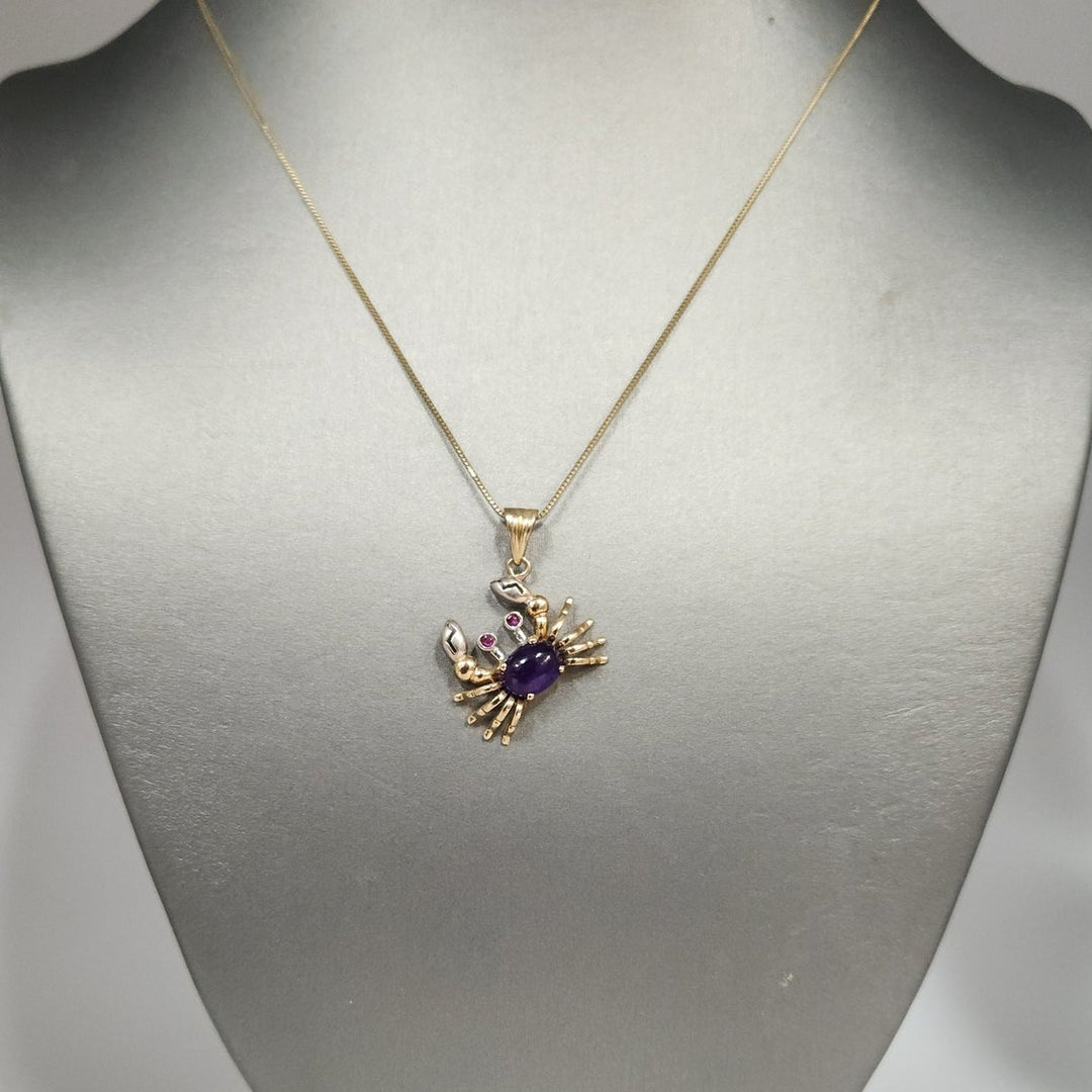 10K Yellow Gold Crab Pendant with purple Cabochon Pink Stone Accents with necklace 18"