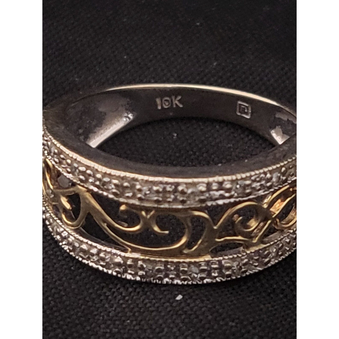 10k Yellow-White Gold Engraved Diamond Ring With 2.7g Of Gold Size 5