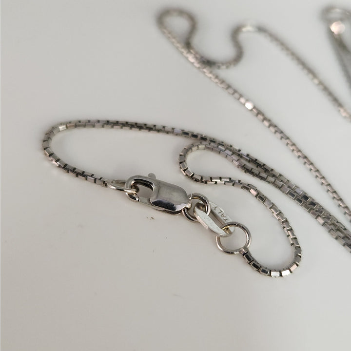 18k White Gold Box Chain Necklace 18"