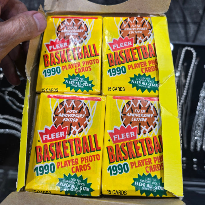 1990 Fleer Basketball Factory Box – 36 Packs – 540 Cards – NBA