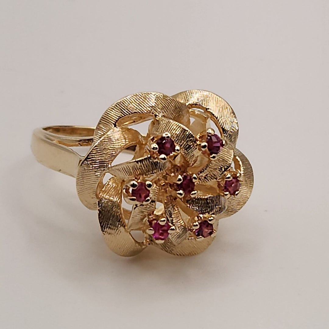14k Yellow Gold Natural Ruby Stunning Floral Design Ring Size 6.5